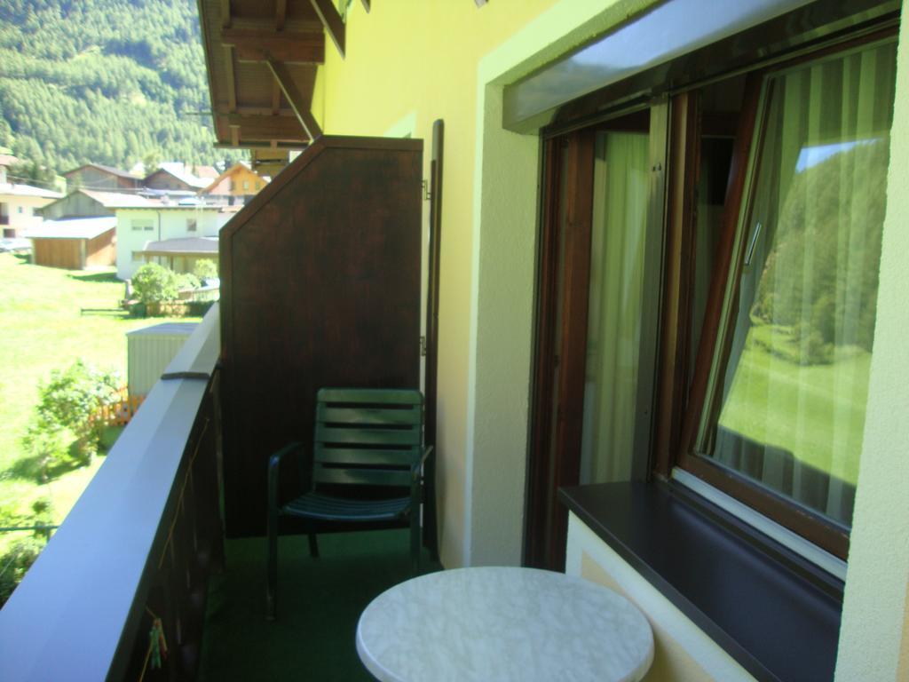 Haus Sonnschein Acomodação com café da manhã Sölden Exterior foto