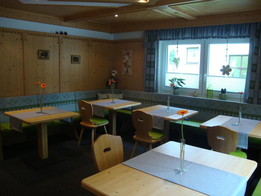 Haus Sonnschein Acomodação com café da manhã Sölden Exterior foto