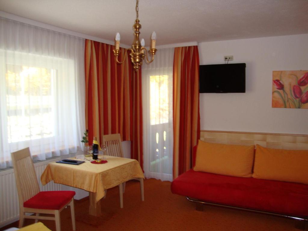 Haus Sonnschein Acomodação com café da manhã Sölden Quarto foto