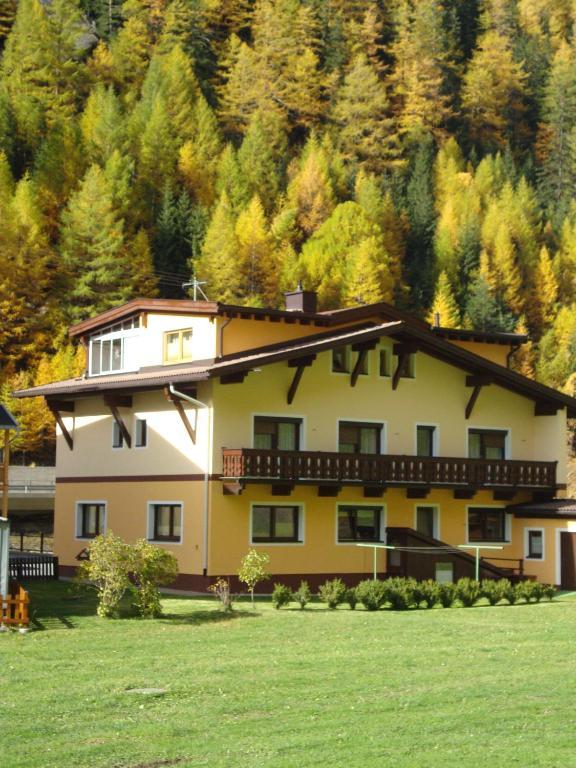 Haus Sonnschein Acomodação com café da manhã Sölden Exterior foto